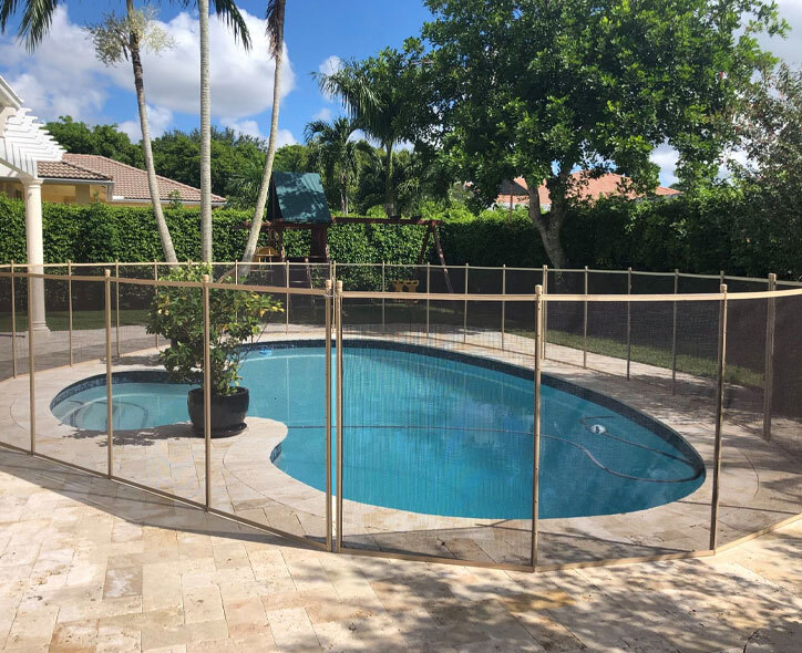 swimming pool fence with easy instalation